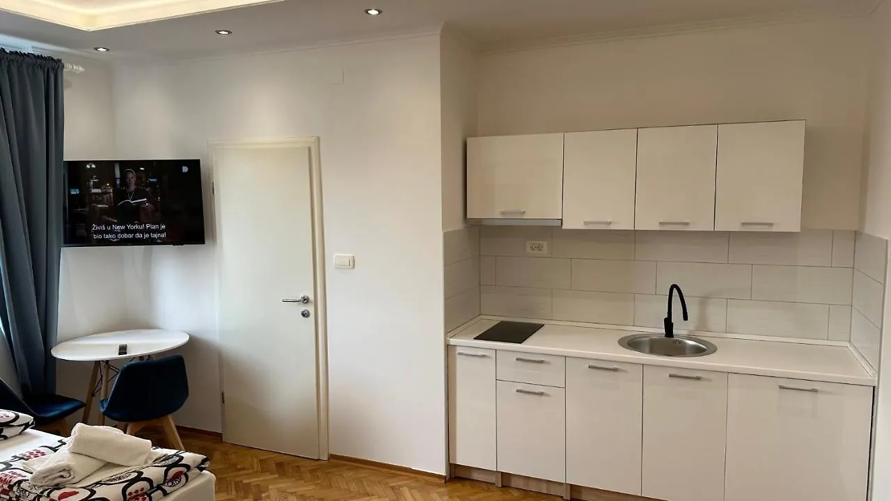Iris Oasis Apartment Split