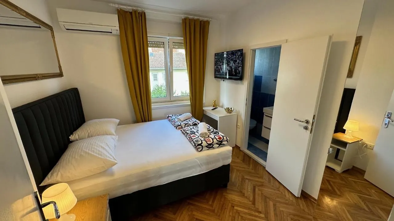Iris Oasis Apartment Split