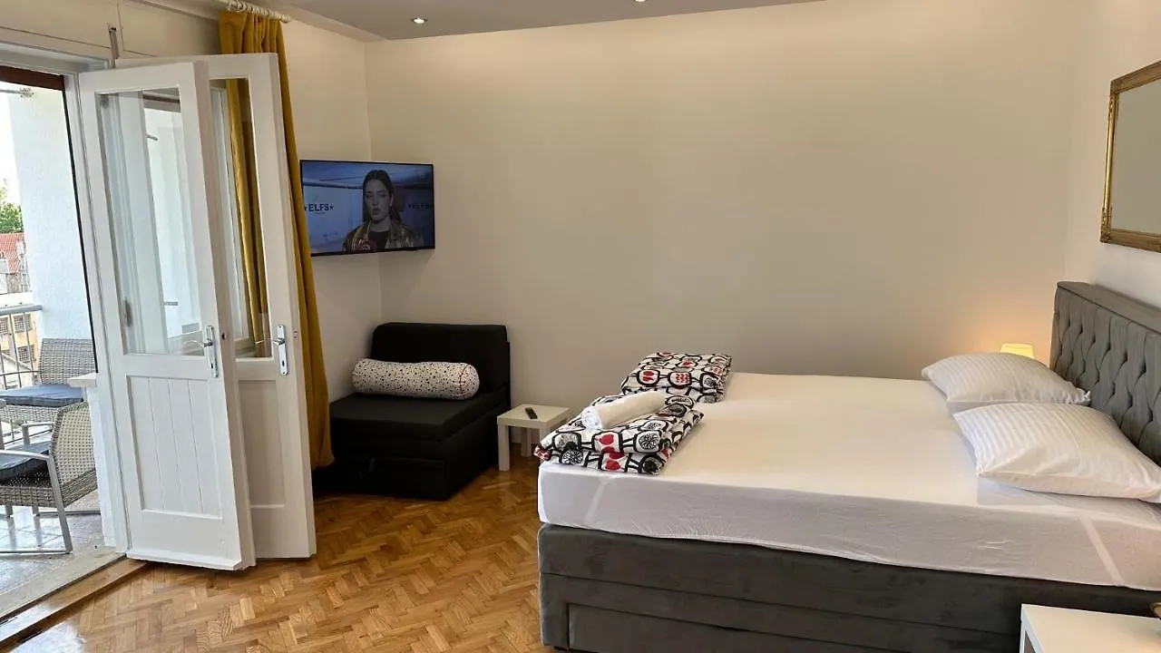 Iris Oasis Apartment Split