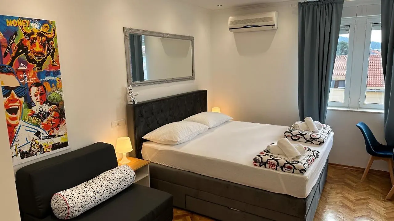 Iris Oasis Apartment Split