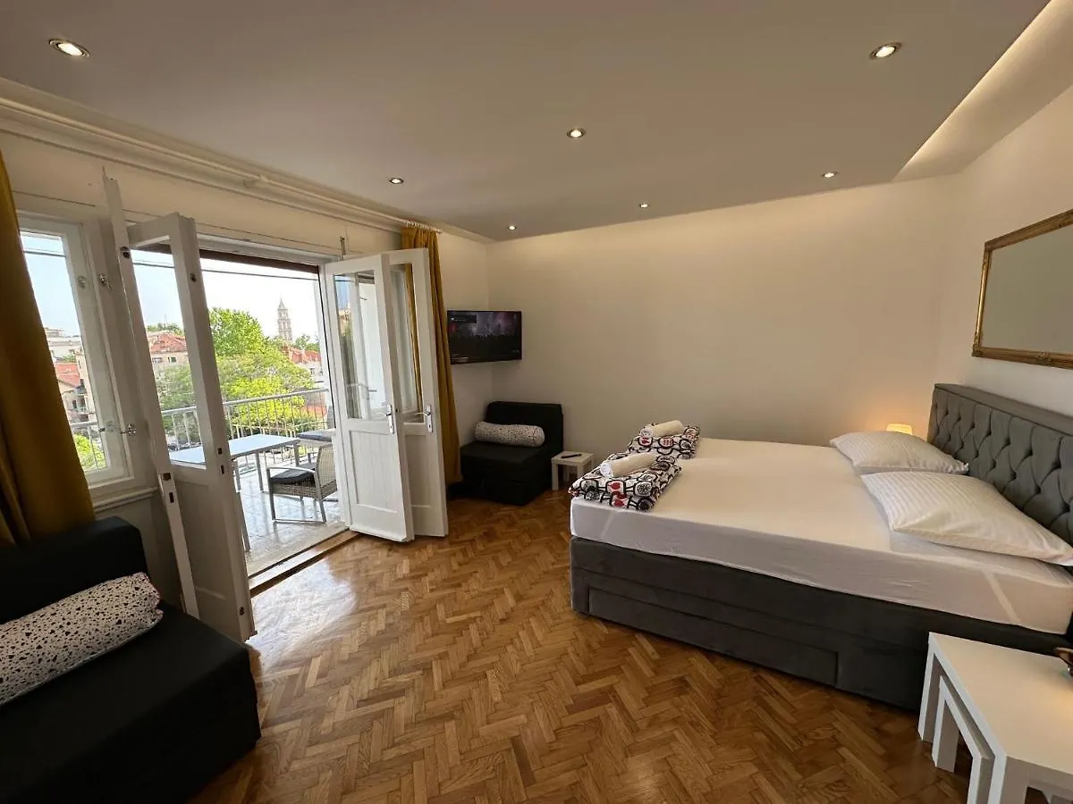 Iris Oasis Apartment Split Croatia