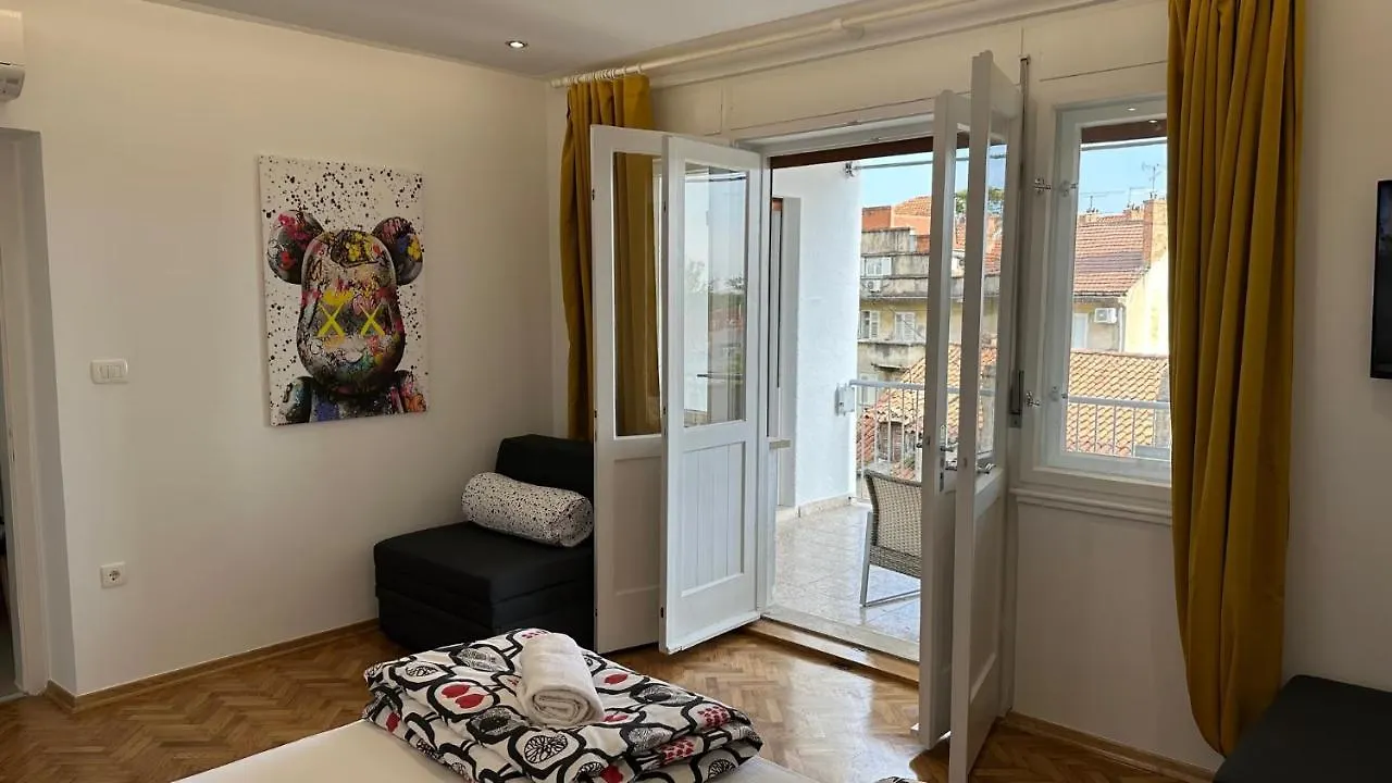 Iris Oasis Apartment Split