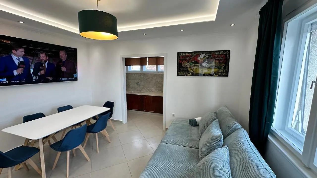 Iris Oasis Apartment Split