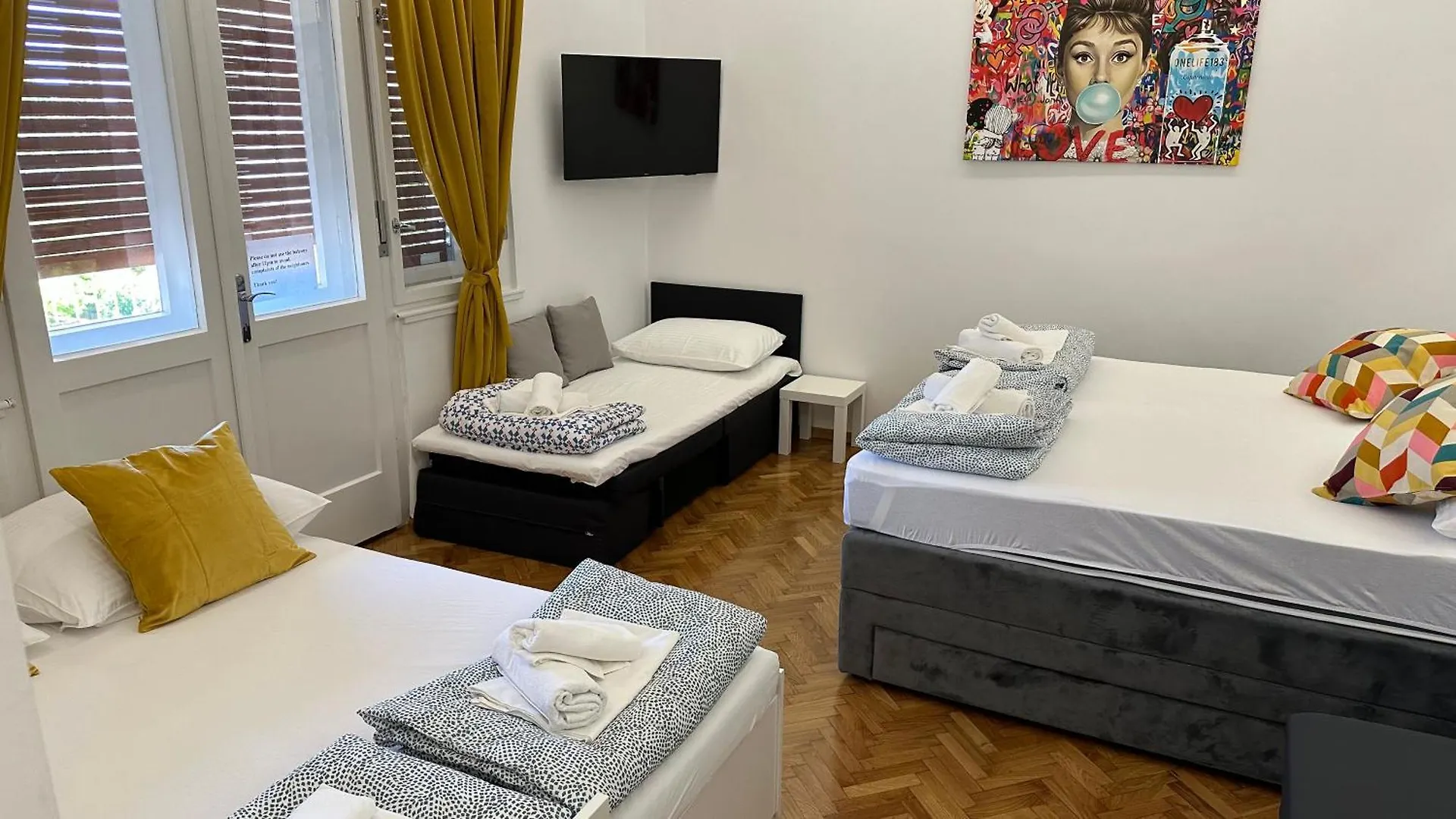 Iris Oasis Apartment Split